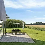 בית נופש Architect-designed House Near Dyngby אודר